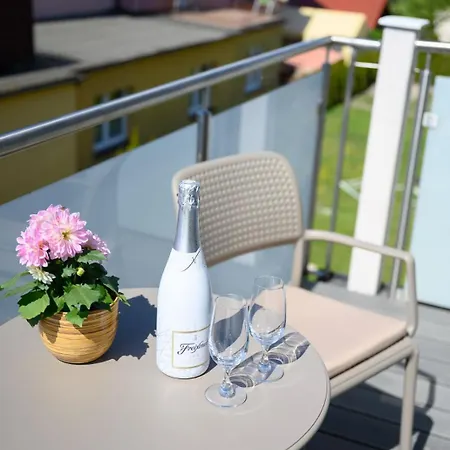 Pelikan Nad Morzem 3*