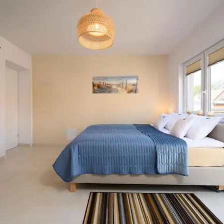 Pelikan Nad Morzem 3*